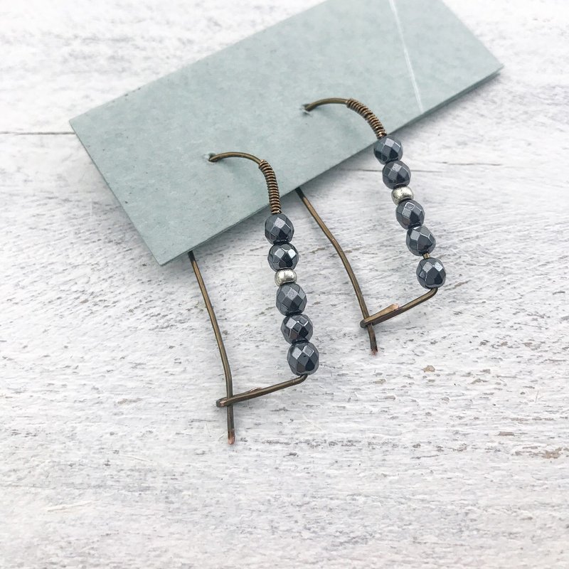 Flower Power 灰色的前卫优雅系 铜系列耳环 一线式耳针耳环 天然石耳环 定制化商品  - 耳环/耳夹 - 其他金属 灰色