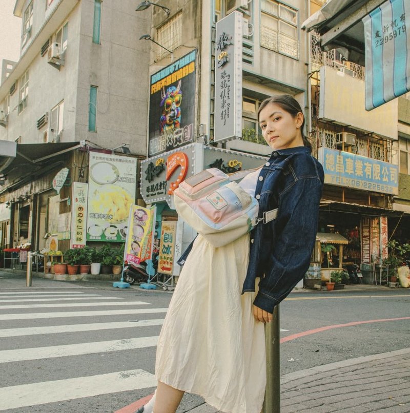 【DOUGHNUT】9.7寸 防泼水 侧背/肩背 Satchel 平板包 2用-梦貘 - 侧背包/斜挎包 - 尼龙 多色