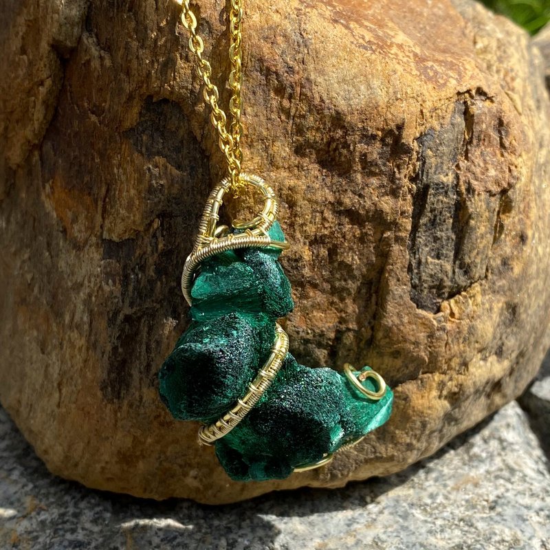 【幸运水晶】孔雀石原石吊饰项链 / 可定制吊饰 - 项链 - 宝石 绿色