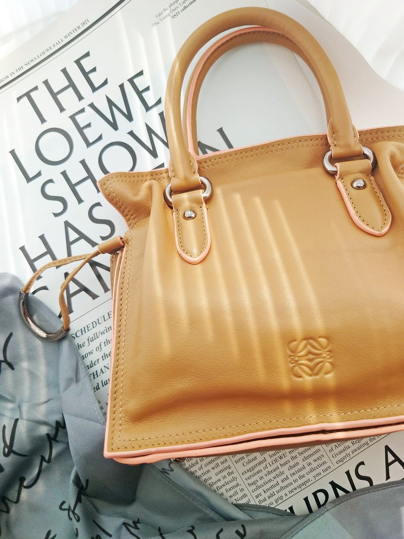 带保卡尘袋 Loewe Flamenco 束口袋肩背包斜挎包单肩包束绳包 - 侧背包/斜挎包 - 真皮 卡其色