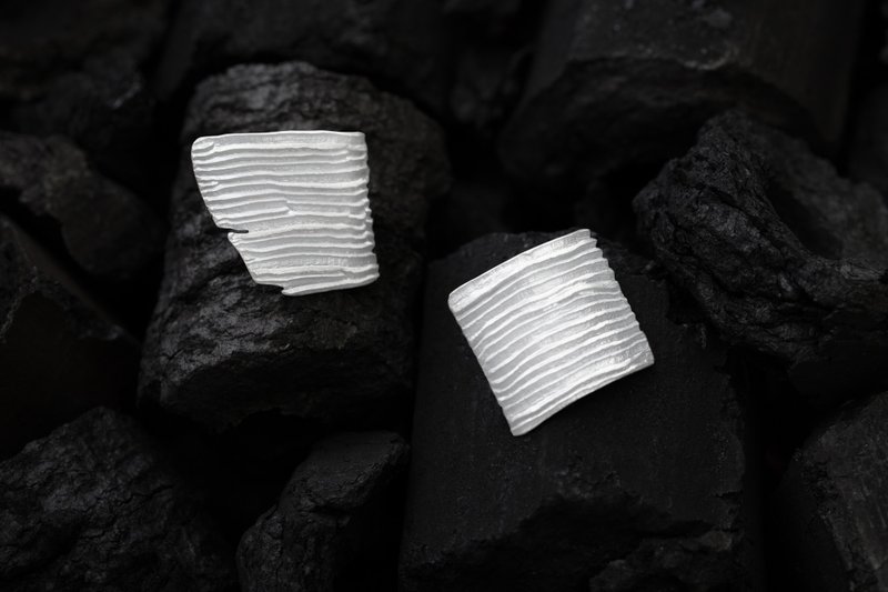 Calligraphy 墨折 行纵耳环 Silver Earrings- Le nuage - 手链/手环 - 纯银 白色