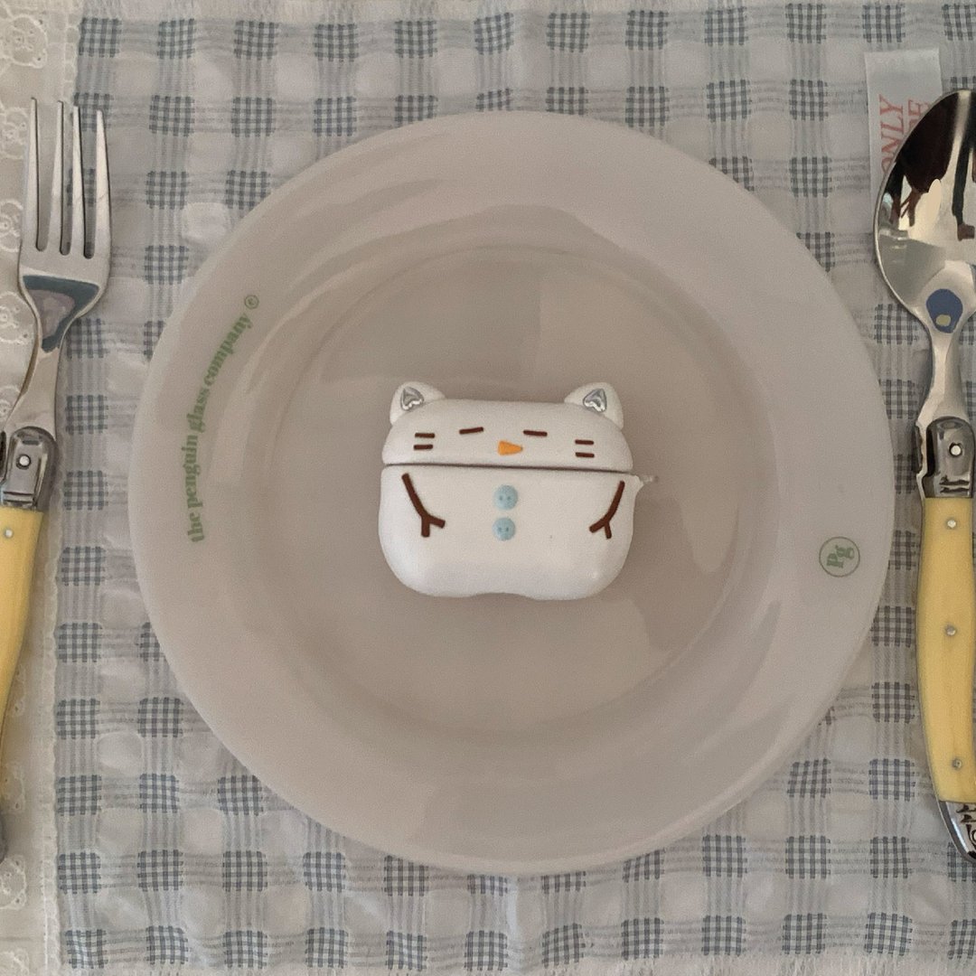 雪人造型的猫 韩国手工 AirPods 保护壳 - 耳机收纳 - 粘土 白色