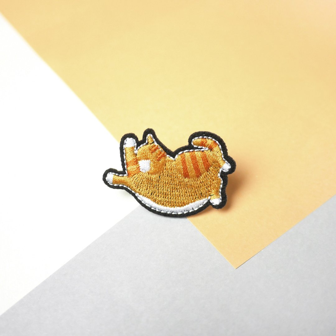 黄色虎纹萌猫 刺绣 胸针 襟针 - 胸针 - 绣线 橘色