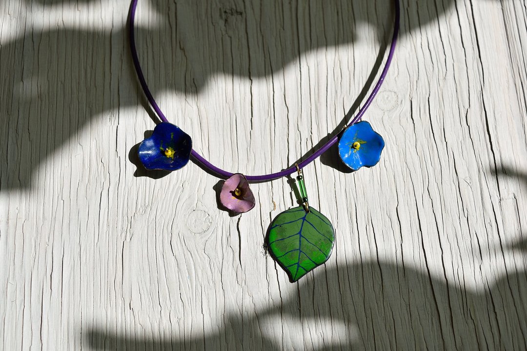 Morning Glory Flower Enamel Necklace, Flower Necklace, Flower Jewelry, Floral - 项链 - 珐琅 紫色