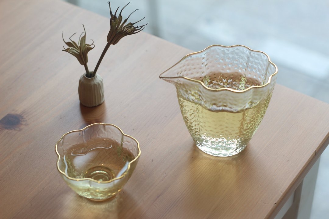 金边手工玻璃花瓣茶杯 两入组 日式锤纹描金杯 - 茶具/茶杯 - 玻璃 透明