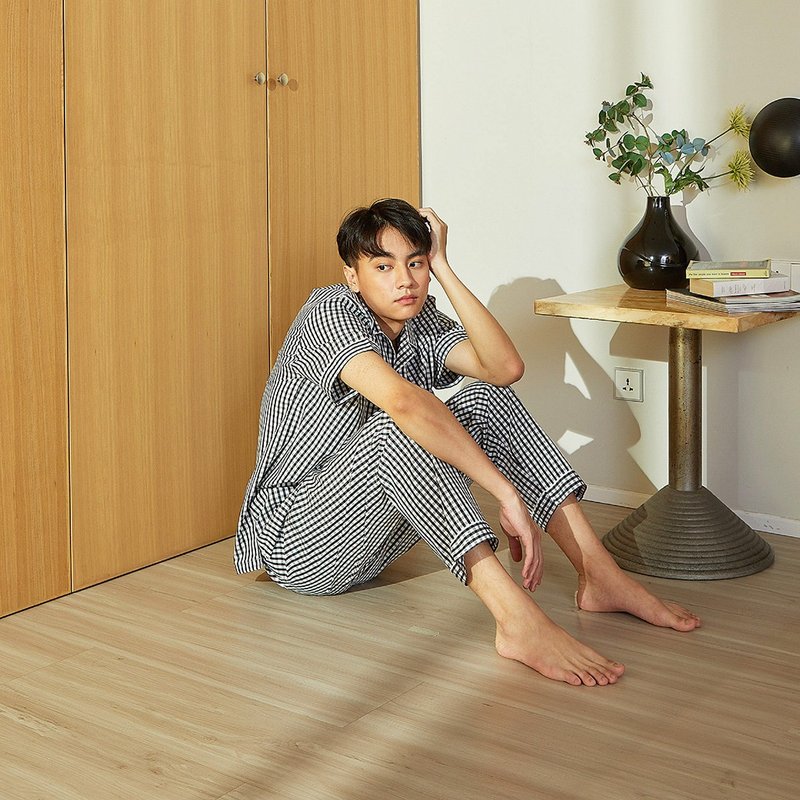 Cotton Pajamas Short sleeve with Long pants (unisex, black color) - 居家服/睡衣 - 棉．麻 黑色