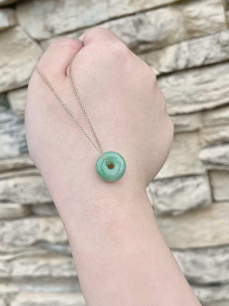 缅甸玉A玉翡翠-果阳绿平安扣裸石 项链 随意扣 吊坠 礼物 翡翠 - 项链 - 玉石 金色