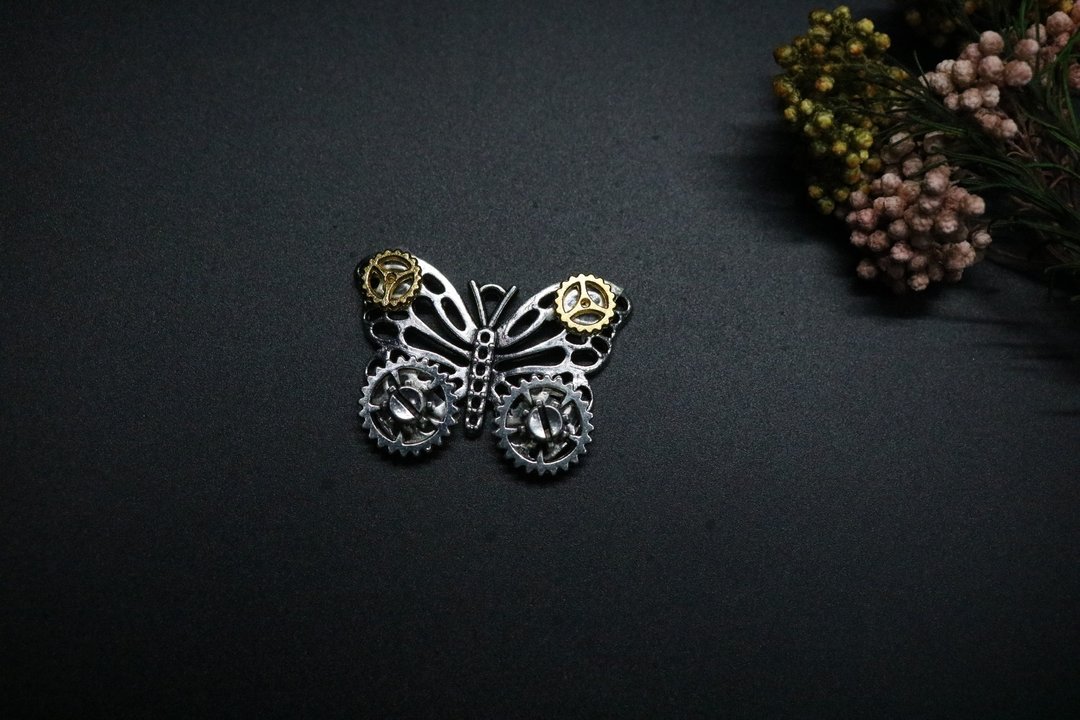 機械感蒸汽龐克蝴蝶胸針齒輪胸花 - 胸针 - 其他金属 银色