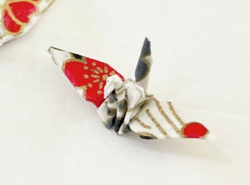 单边纸鹤耳环 - 耳环/耳夹 - 纸 