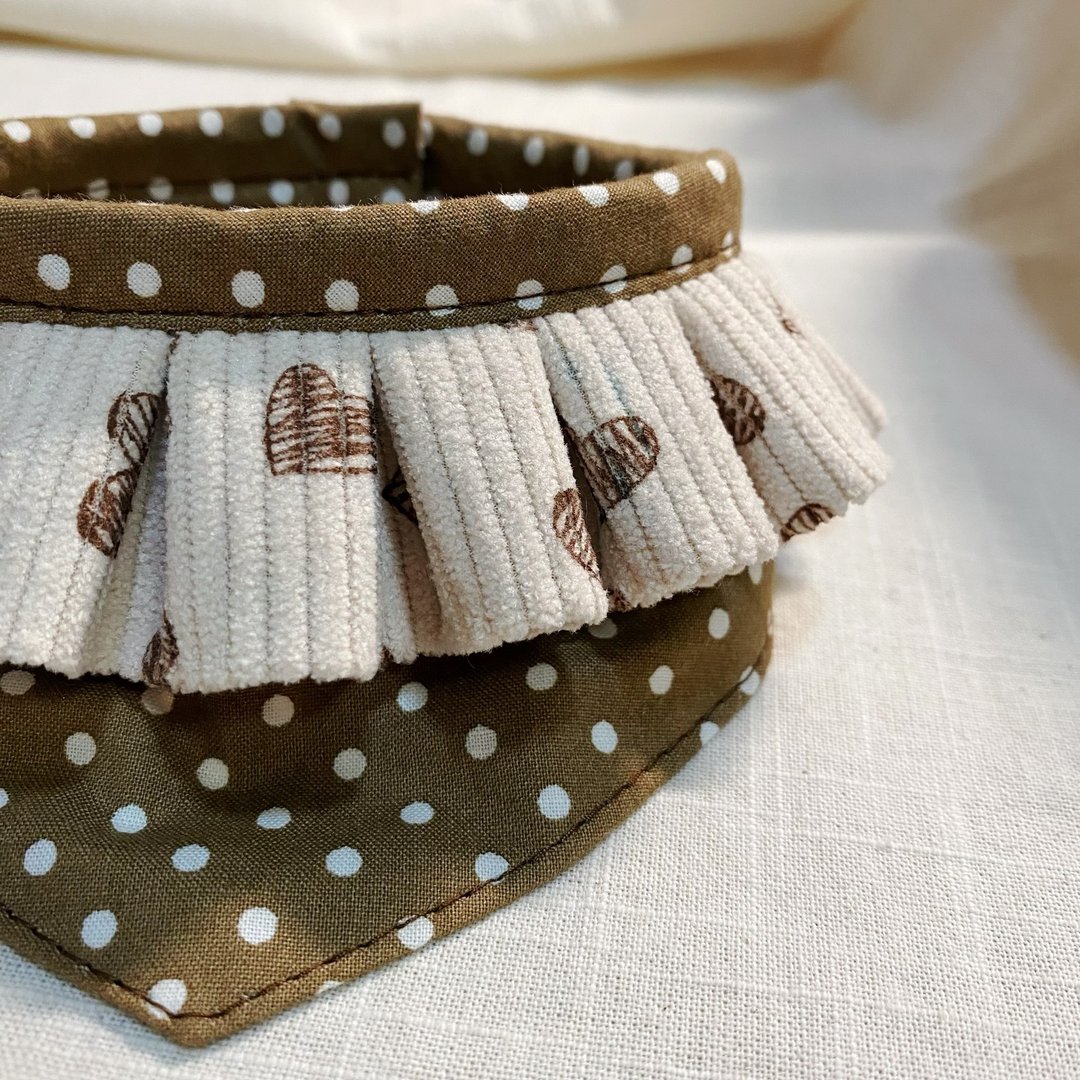 发裁手作。Facai Handmade 宠物领巾 毛孩玛格领_点点爱心 - 项圈/牵绳 - 棉 卡其色