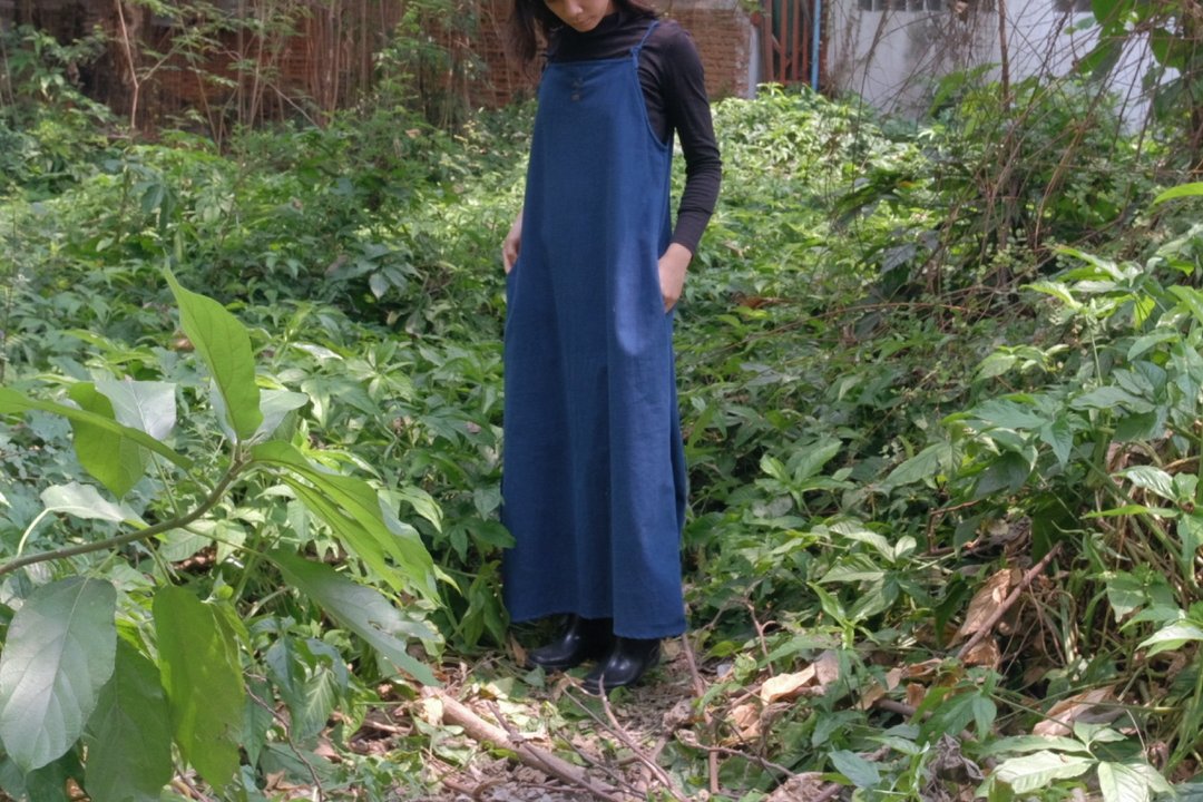 Should String Onepiece | Natural Indigo Dyed | Hand Woven cotton - 洋装/连衣裙 - 棉．麻 蓝色