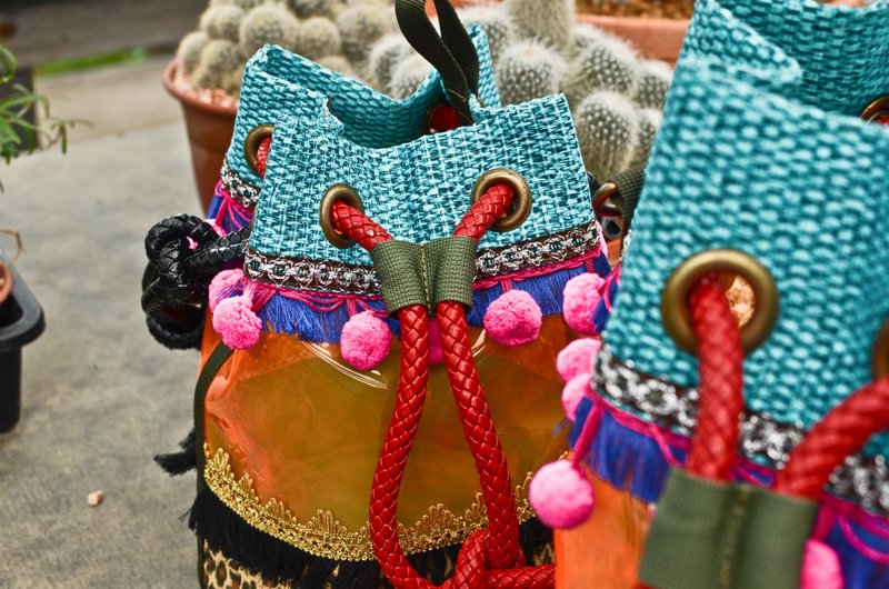 'BUCKET' **MINI** Drawstring Beach Bucket Bag in Masai Orange - 手提包/手提袋 - 防水材质 橘色