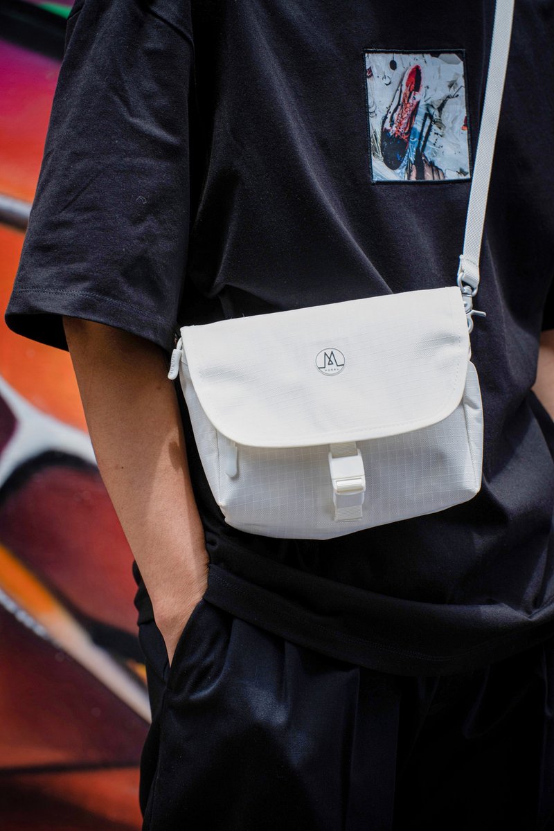 MORAL | Northside迷你邮差包 侧背包 / 亮白 - 侧背包/斜挎包 - 环保材料 白色
