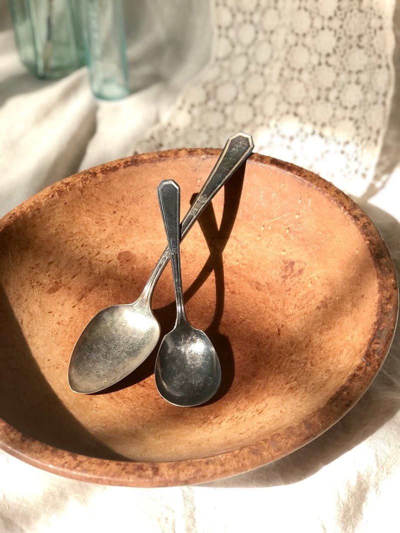 Antique 1923年制美国古董镀银汤匙 2件组 - 餐刀/叉/匙组合 - 银 