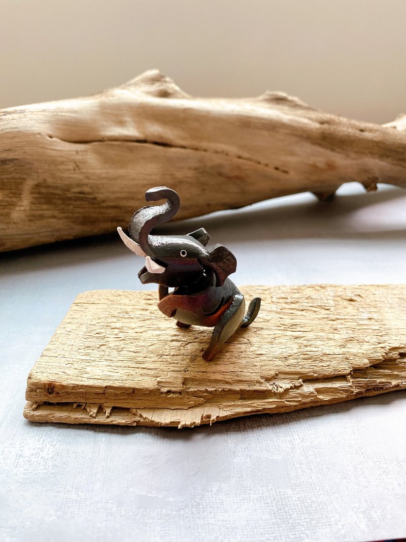 皮雕产品---大象 - 钥匙链/钥匙包 - 真皮 多色