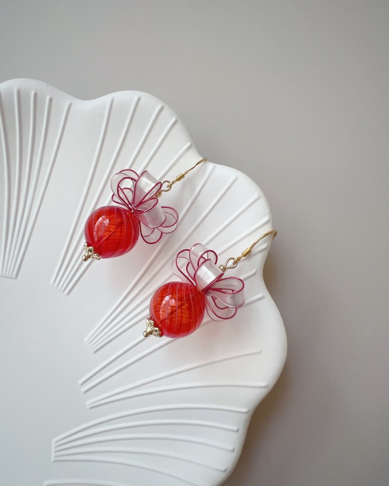 交换礼物 红 垂坠式树脂耳环 - 耳环/耳夹 - 树脂 红色
