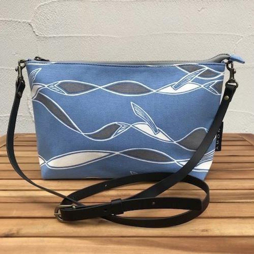 Mini shoulder fish with water Swim! Blue base - 侧背包/斜挎包 - 棉 蓝色