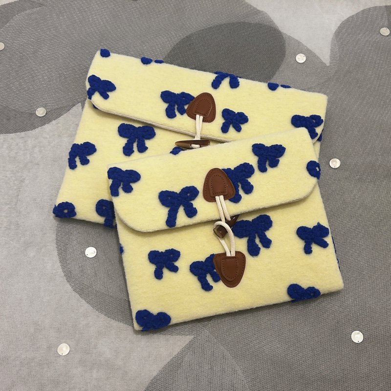 帕帕拉夏手工坊【手拿平板包】万用/外出/环保牛角皮扣-北海牛奶 - 电脑包 - 绣线 