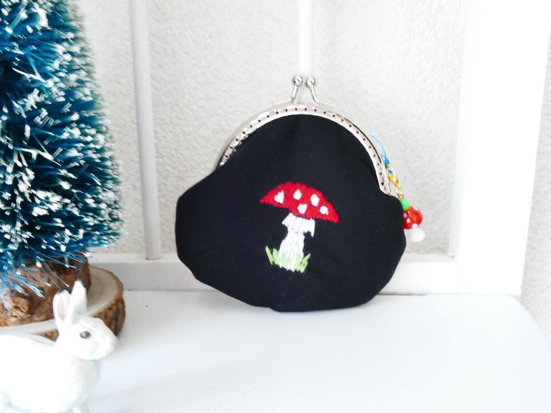 Embroidered mini gamaguchi mushroom black x bambi - 零钱包 - 棉 黑色