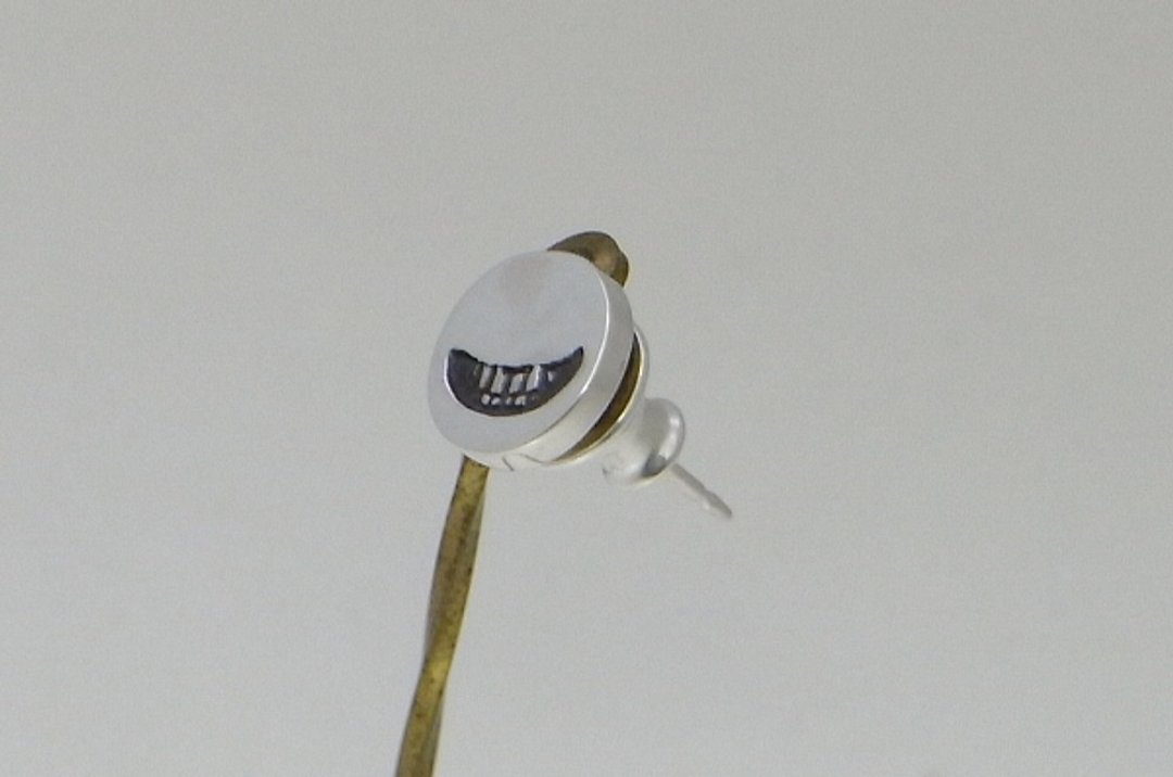 smile stamp Pierce_1 (s_m-O.03) 微笑 銀 耳釘 穿孔耳环 sterling silver simple stud earring - 耳环/耳夹 - 纯银 银色