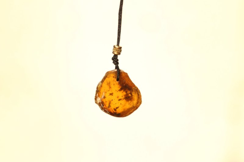 【琥珀系列】缅甸琥珀随形原矿 民族风坠饰 7 (请阅读置顶描述) - 项链 - 宝石 多色