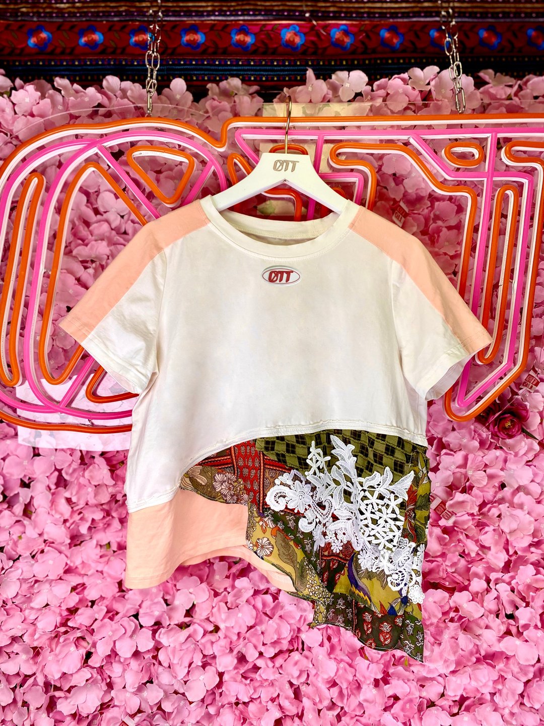 OTT独一无二•Unique*日系民族白色肤色撞色格仔花卉蕾丝T-shirt* - 女装 T 恤 - 其他材质 白色