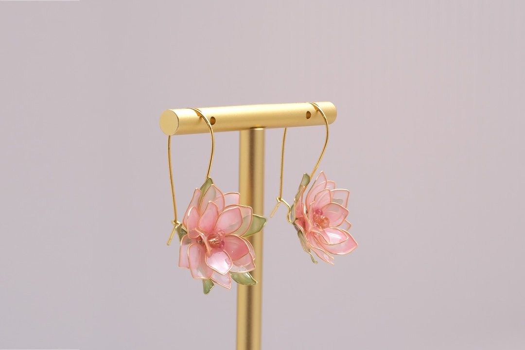 桃花 / 桃桃喜 / 长勾垂坠桃花耳环 · 现货 - 耳环/耳夹 - 树脂 粉红色