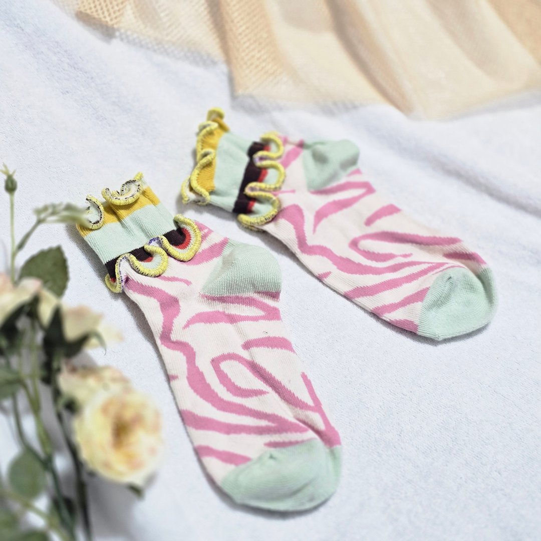 绿色×粉色 彩色荷叶边袜子 抢眼袜子 个性风 15-18cm 儿童袜 socks - 袜子 - 其他材质 绿色
