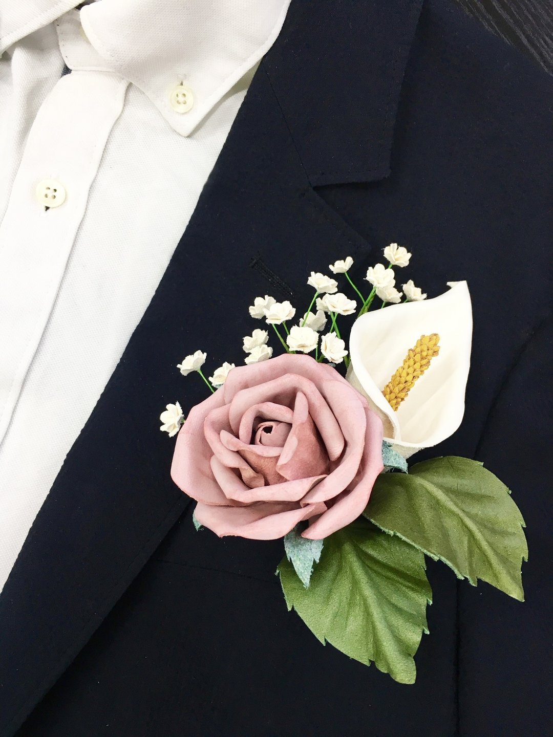 皮革襟花CHARIS - 胸针 - 真皮 多色