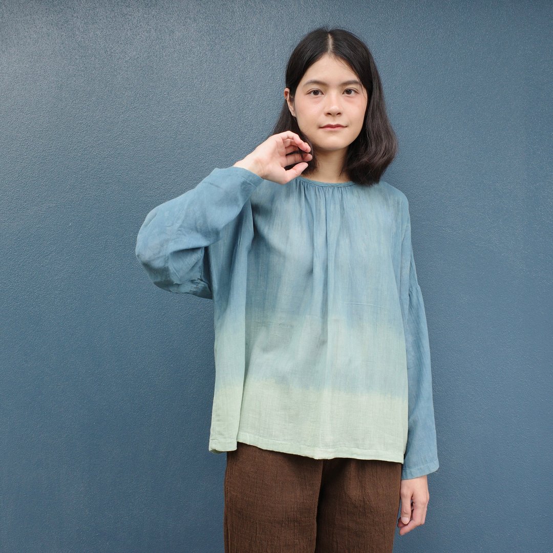 olive x blue shade blouse / natural dye / 100% soft cotton - 女装上衣 - 棉 绿色