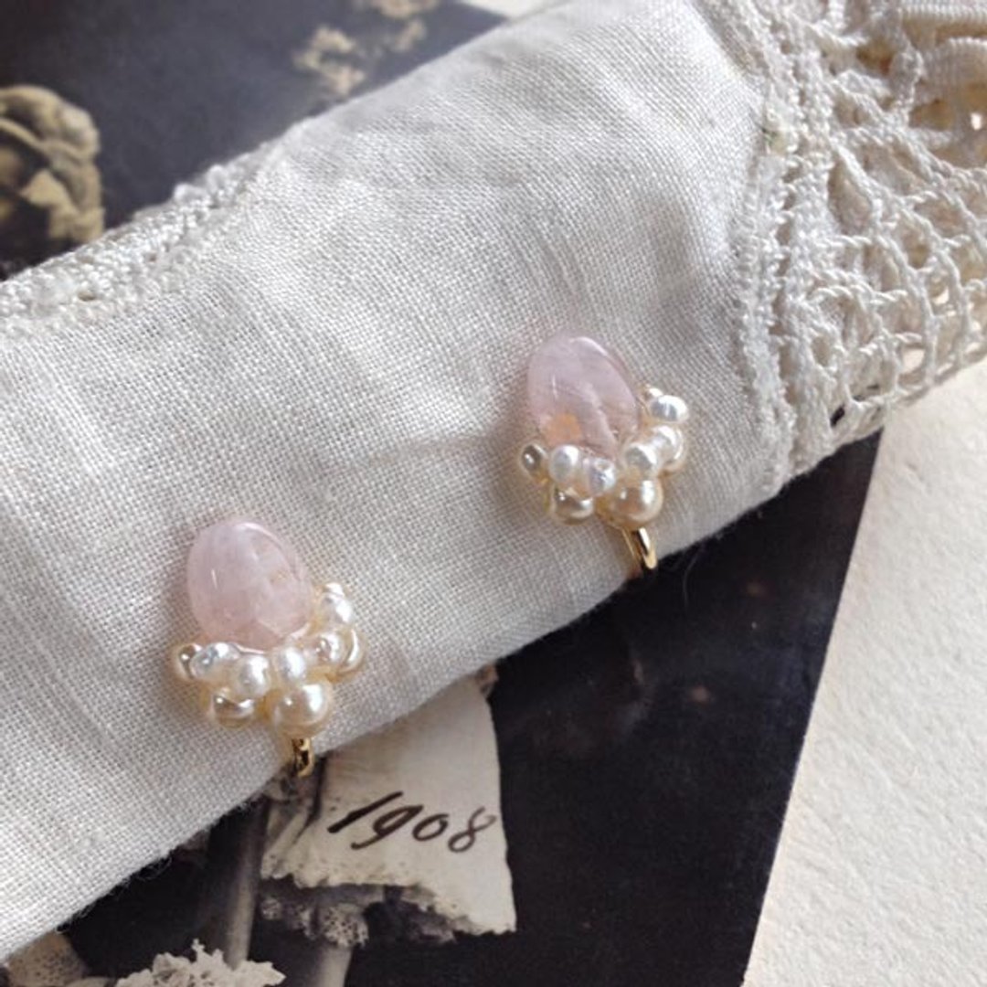 16 KGP Morganite and Freshwater Keshi Pearl Collage Ear Clip Ear Incl - 耳环/耳夹 - 宝石 粉红色