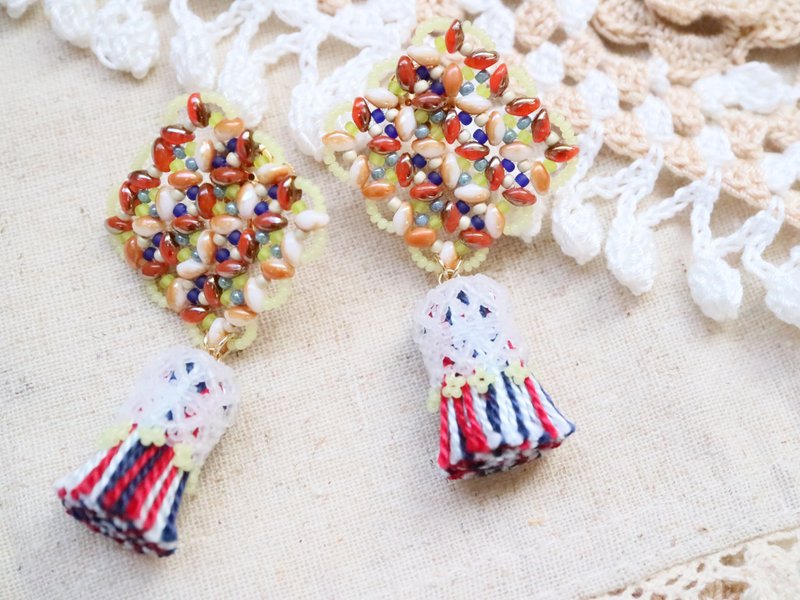 Glass Tweed Earrings Type Clip-On Jasper Color Elegant Sophisticated Delicate Czech Bohemia Colorful Czech Beads Czech Glass Seed Beads Tassel Bunch - 耳环/耳夹 - 玻璃 多色