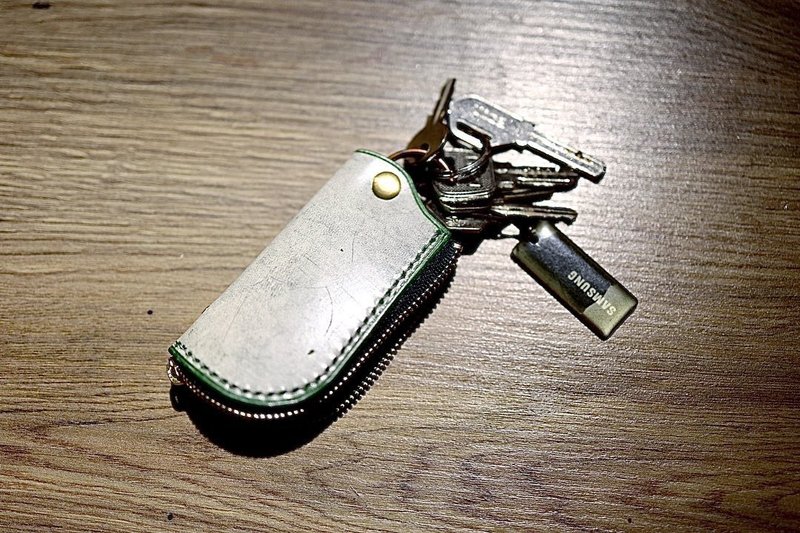 KEEP n ZIP 手缝皮革拉链锁匙包 - 钥匙链/钥匙包 - 真皮 绿色