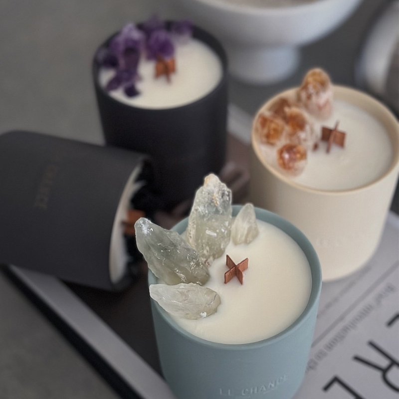 Energy Crystal Scented Candle 水晶能量香氛蜡烛 - 香薰/精油/线香 - 蜡 多色