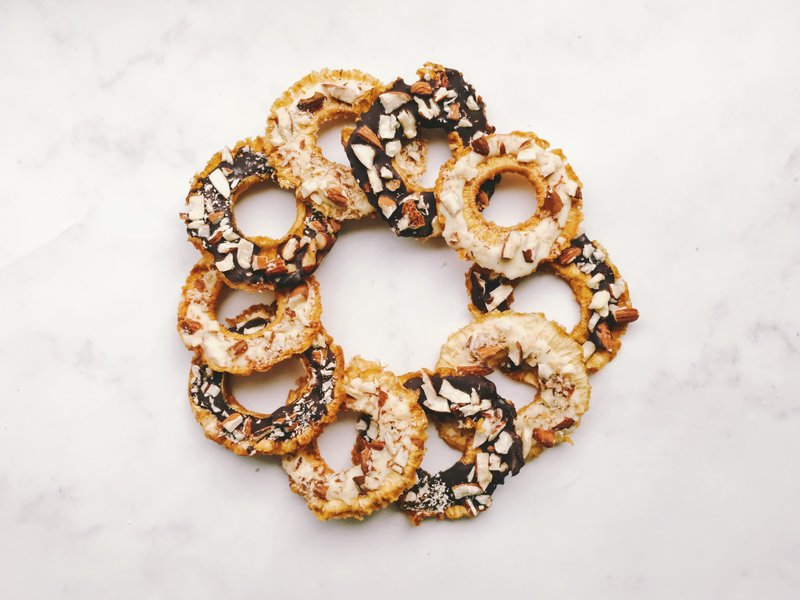 幸福旺来-杏仁巧克力金钻凤梨片 - 巧克力 - 新鲜食材 黄色