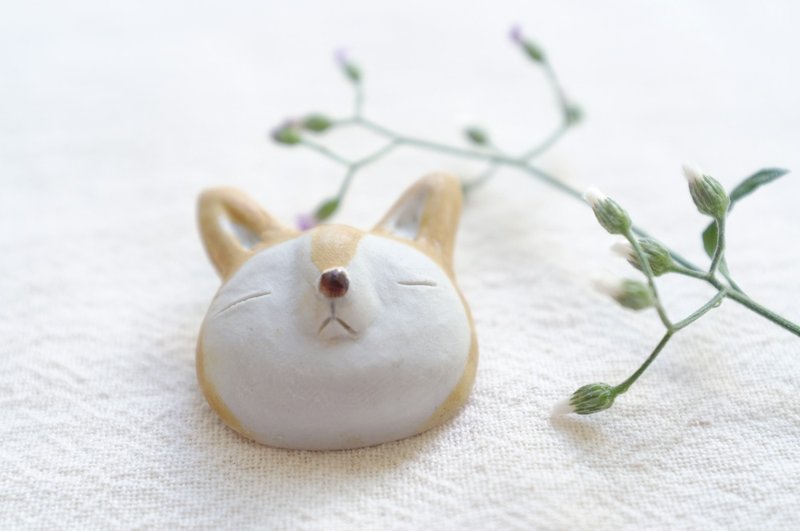 ceramic brooch - 徽章/别针 - 陶 白色