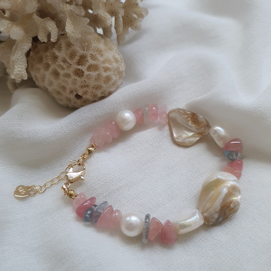 Madagascar Rose Quartz Bracelet with Freshwater Pearls and Shell - 手链/手环 - 宝石 粉红色