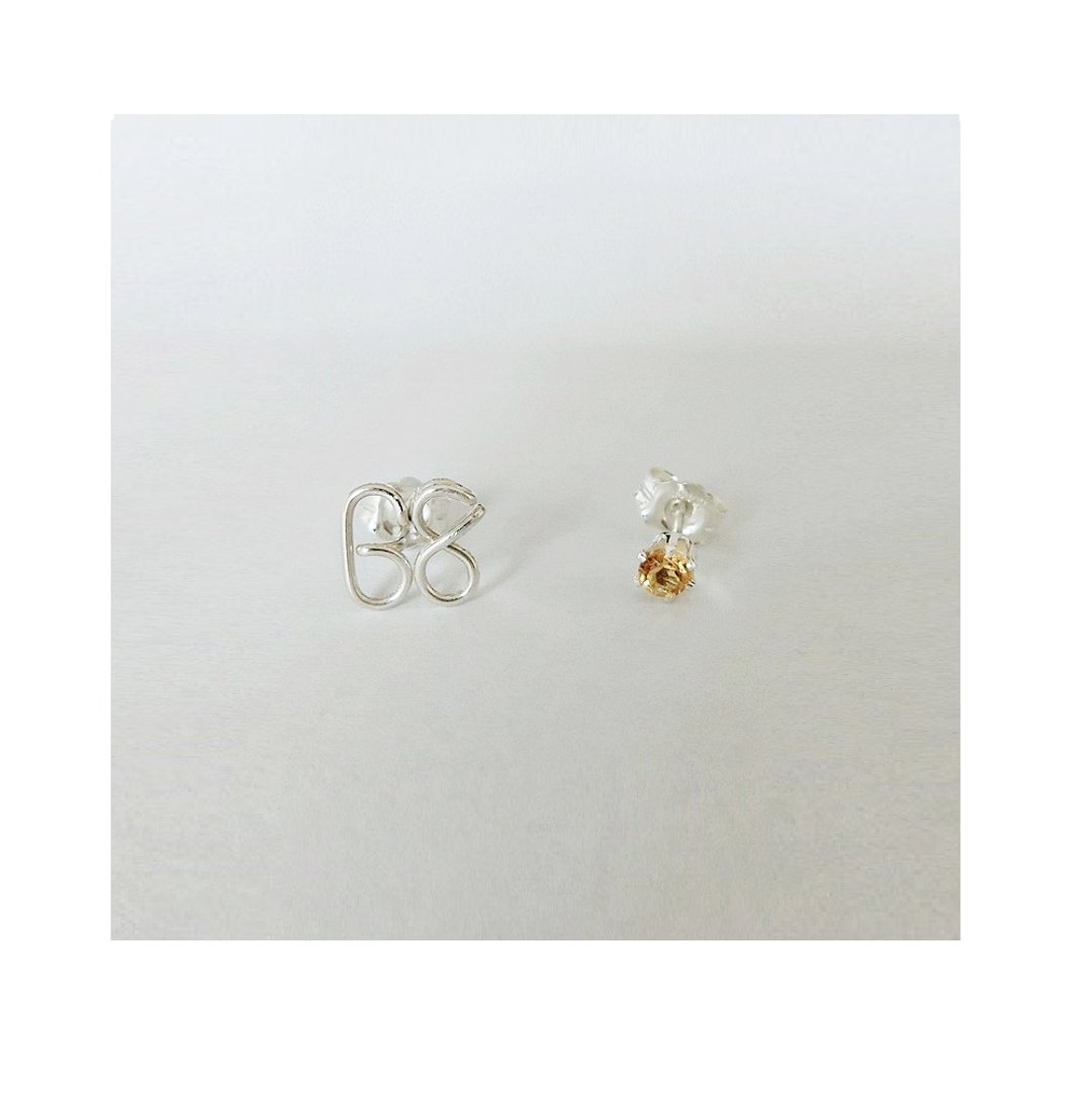 Double-digit number and birthstone stud earrings Silver 925 - 耳环/耳夹 - 其他金属 金色
