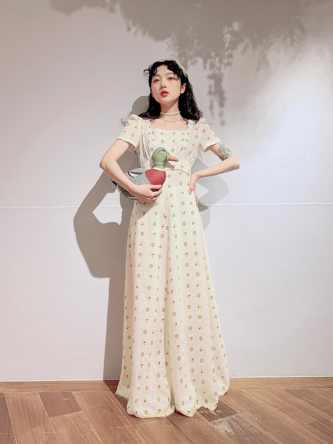 袅袅百货公司-Vintage 红黄花卉绑带方领美国洋装 - 洋装/连衣裙 - 棉．麻 
