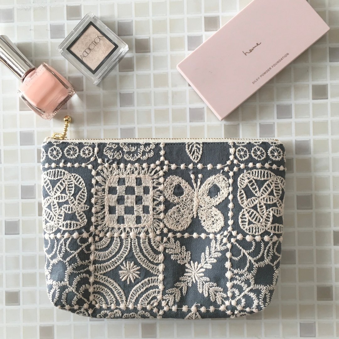 New total embroidery butterfly handmade cosmetic pouch - 化妆包/杂物包 - 棉 多色