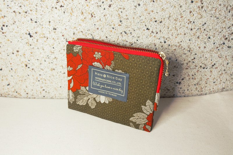 Have A Nice Day【双层夹心】夹层零钱包- 橄榄绿古花 × 大红 - 零钱包 - 棉．麻 卡其色