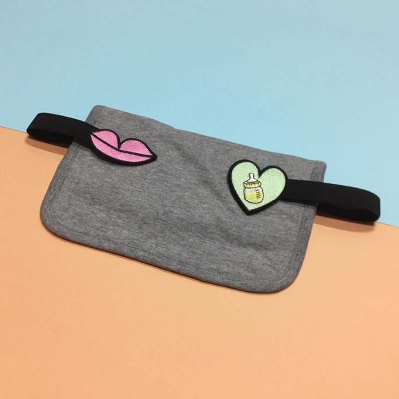 CLARECHEN 臂章背巾前面口水巾_kiss vs ㄋㄟㄋㄟ爱好者 - 围嘴/口水巾 - 棉．麻 灰色