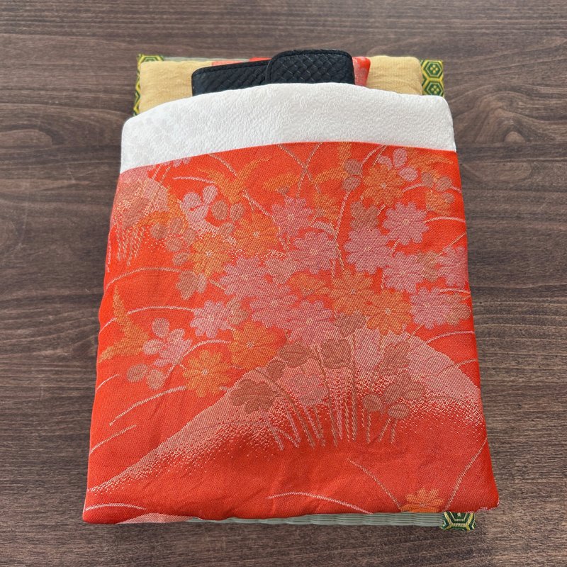[幸运物品] 增加钱包的皮夹被褥，和服图案，橙花痴图案，日式图案 - 储蓄罐 - 丝．绢 橘色