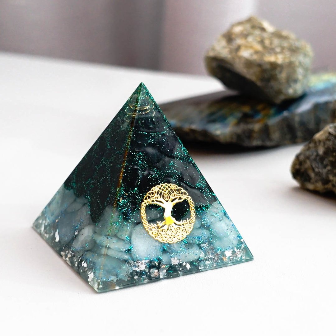 预订【绿砂石、海蓝宝】奥根水晶能量金字塔Orgonite 6x6 cm - 摆饰 - 水晶 多色