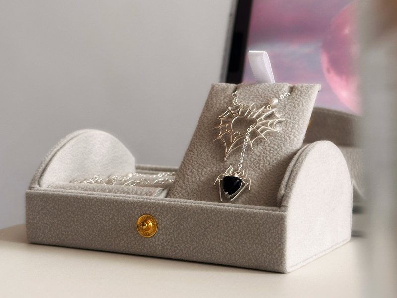 哥德风 蜘蛛项链 925银 镀金 天然黑玛瑙  淡水珍珠 Spidey lovey - 锁骨链 - 贵金属 银色