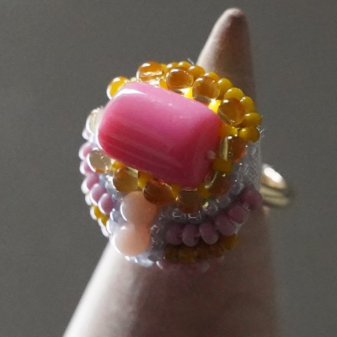 Talkative Ring 115 Free Size Bead Embroidery Ring Colorful Pink Oburi Ring Multicolor - 戒指 - 塑料 粉红色