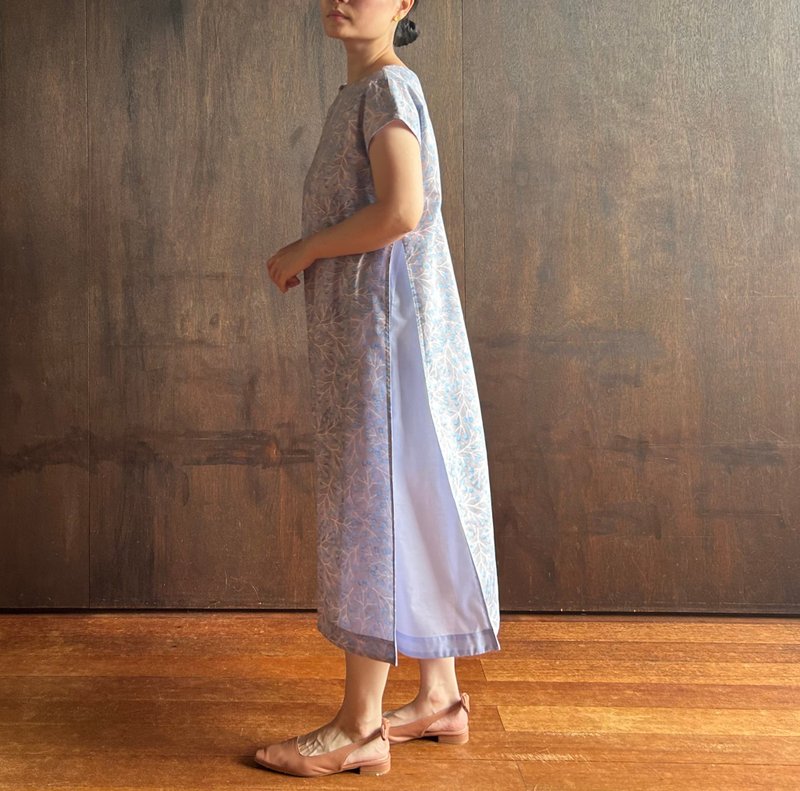 法式袖拼接洋装 绿色玫瑰果实 / 浅蓝色 - 洋装/连衣裙 - 棉．麻 蓝色