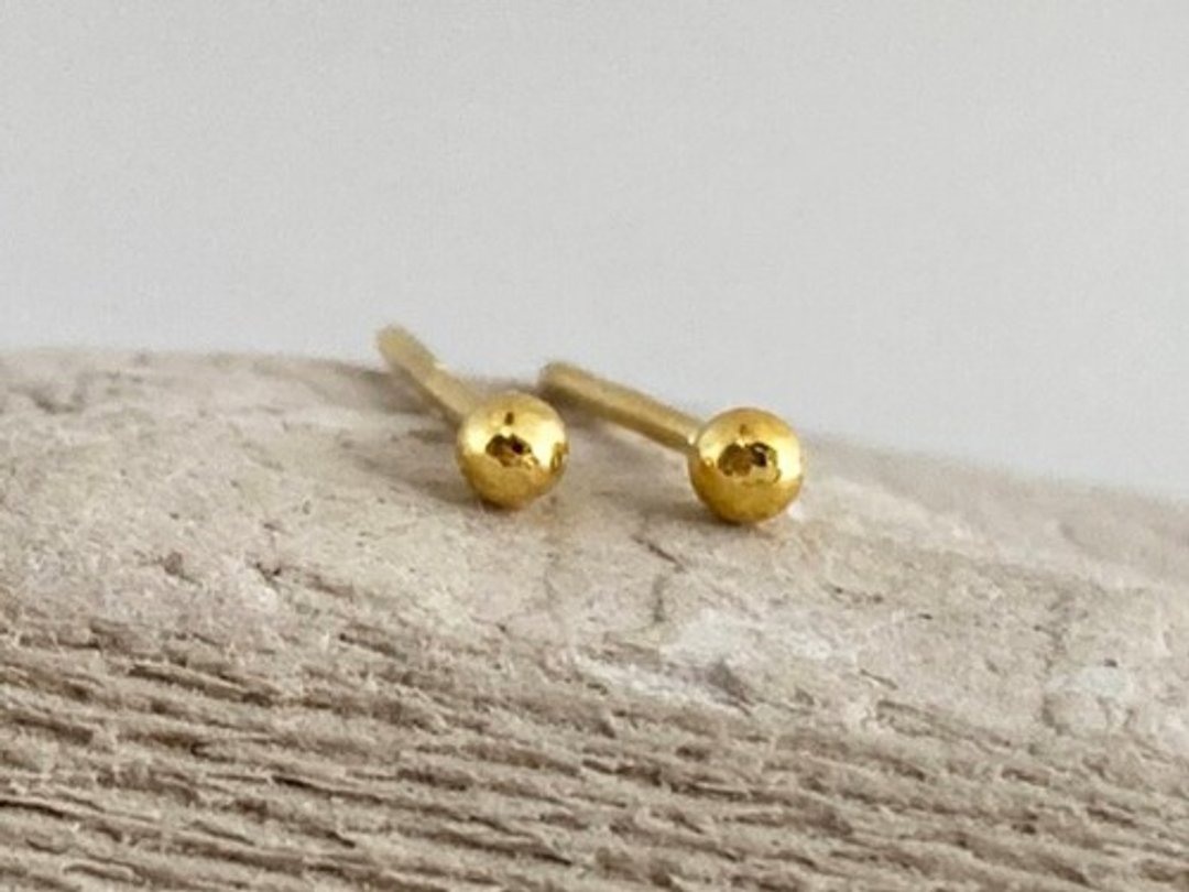 K24 Pure Gold Round Ball Stud (for one ear) ◇ K24 Shakyamuni Earrings - 耳环/耳夹 - 其他金属 
