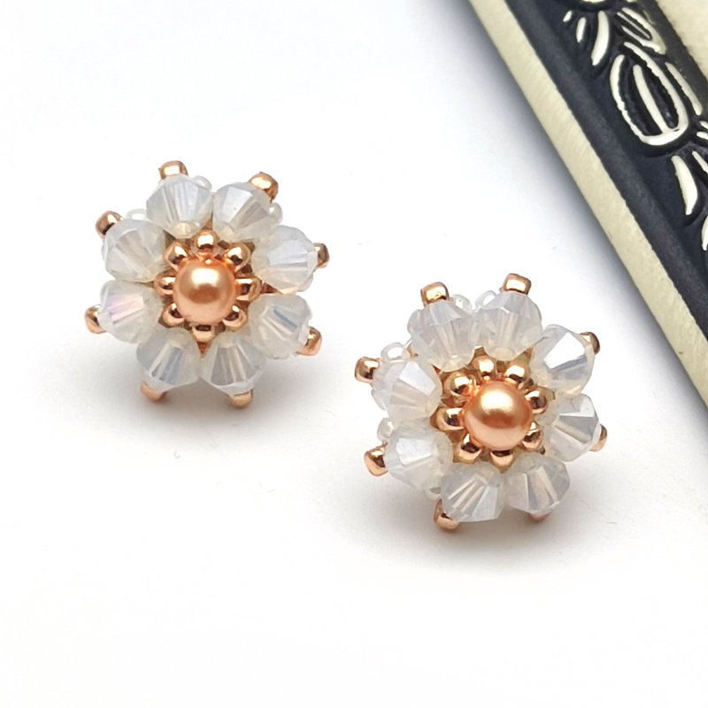 Crystal stud earrings, Post Earrings, Unique stud earrings, Cute Earrings - 耳环/耳夹 - 玻璃 白色