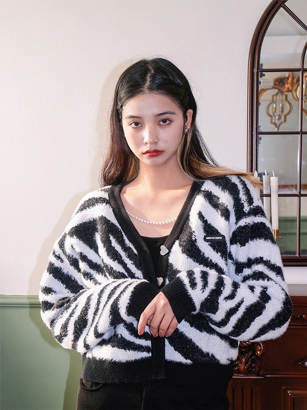 ziziFei 复古时髦短款黑白斑马纹针织开衫毛衣毛绒上衣外套女春秋 - 女装针织衫/毛衣 - 尼龙 黑色